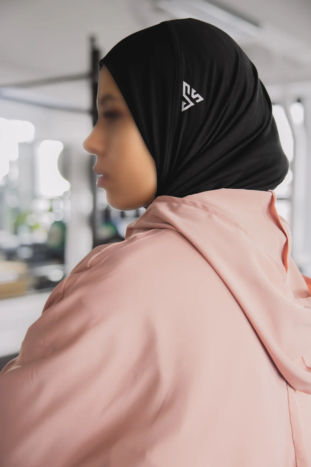 Hijab Sport Femme SafwaFlow™ – Respirant, Anti-Transpiration, Maintien Parfait, Confort Actif - Image 8