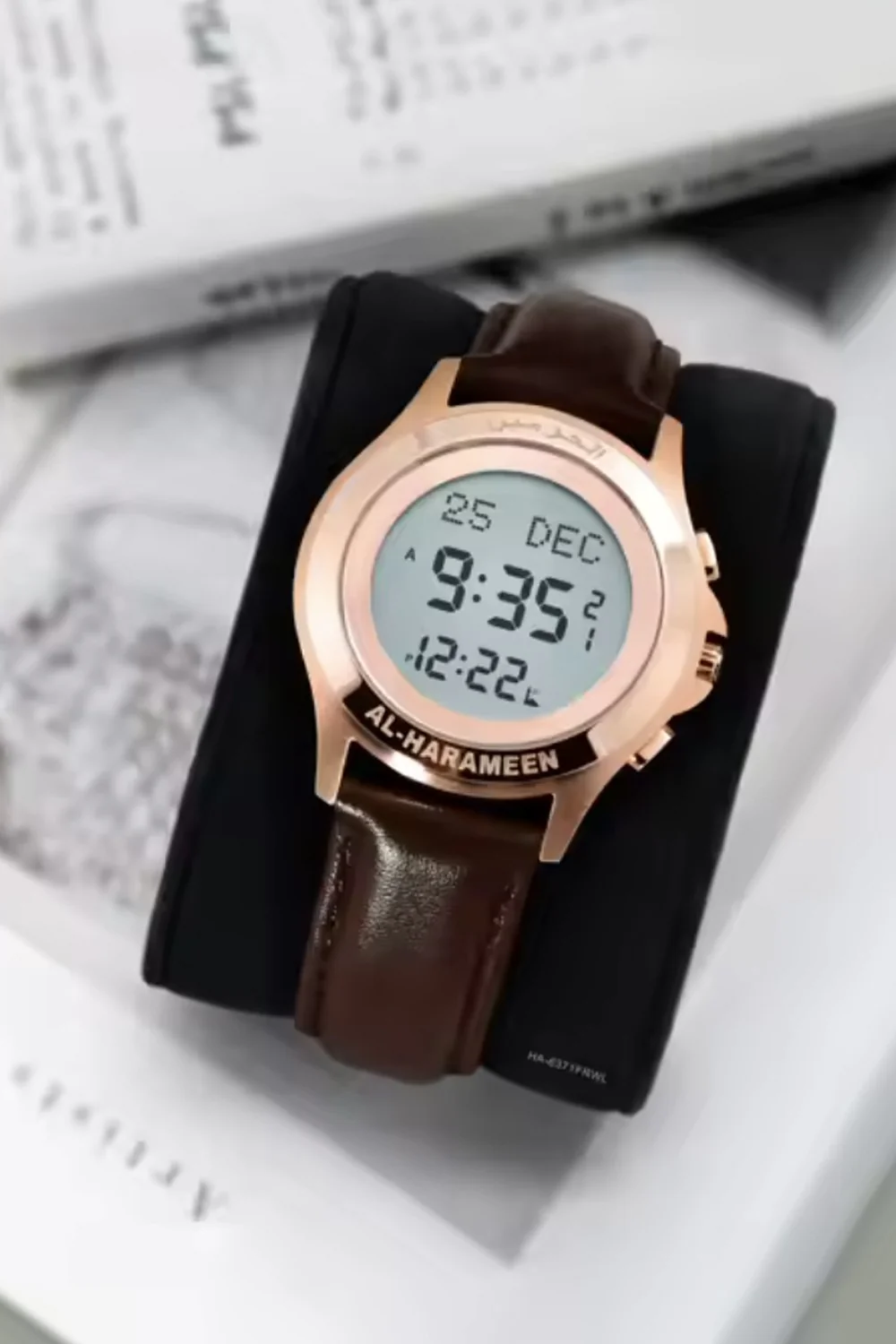 Montre numérique Al Harameen Azan HA-6371, Montre horaires Azan étanche Boîte-cadeau en cuir - Image 2